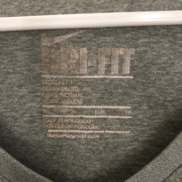 NIKE DRI-FIT Grey Workout Shirt - Picture 3 of 3